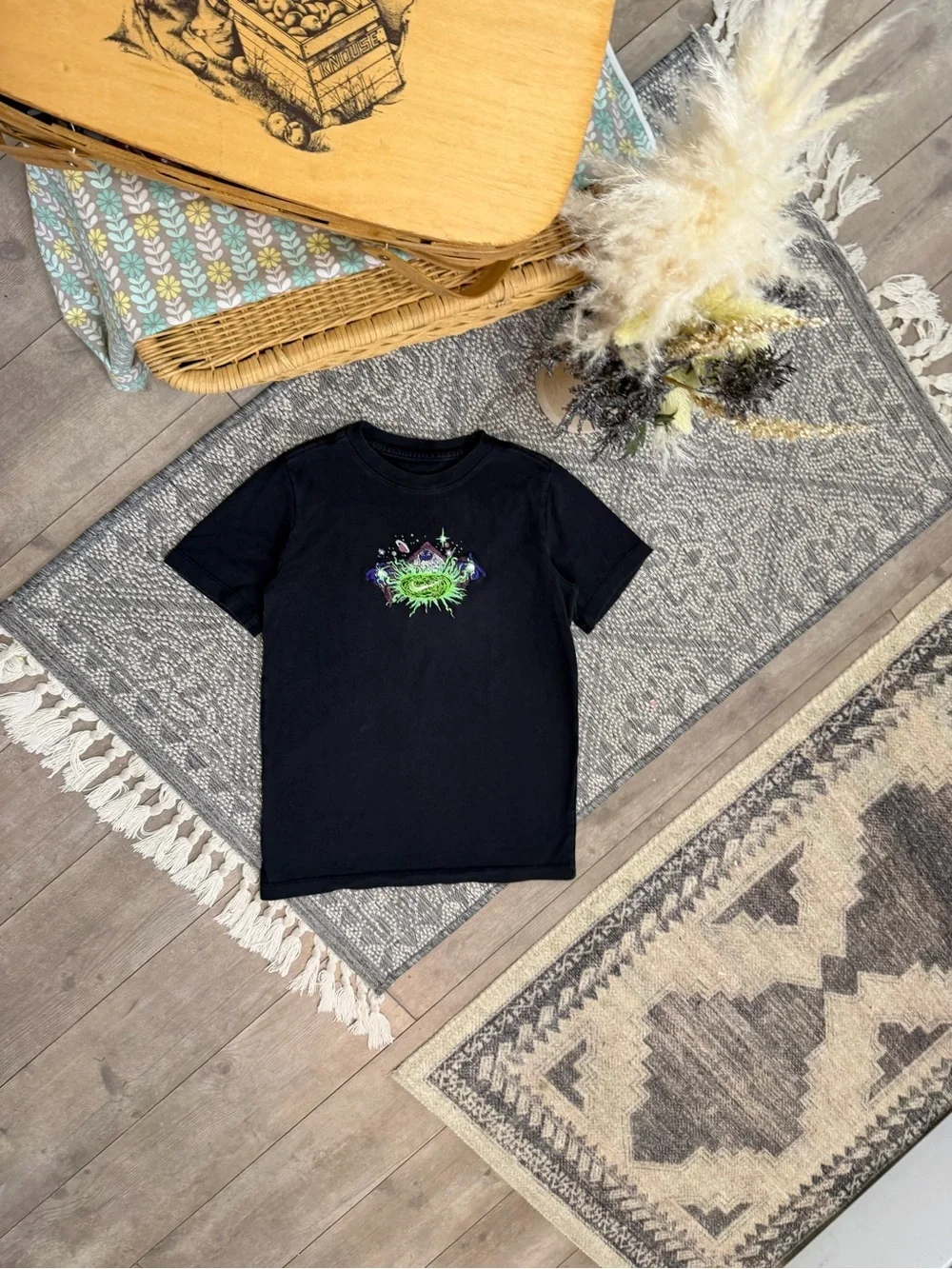Nike Boys Graphic T-Shirt Large Sportswear Interstellar Magic Wizard Embroidered